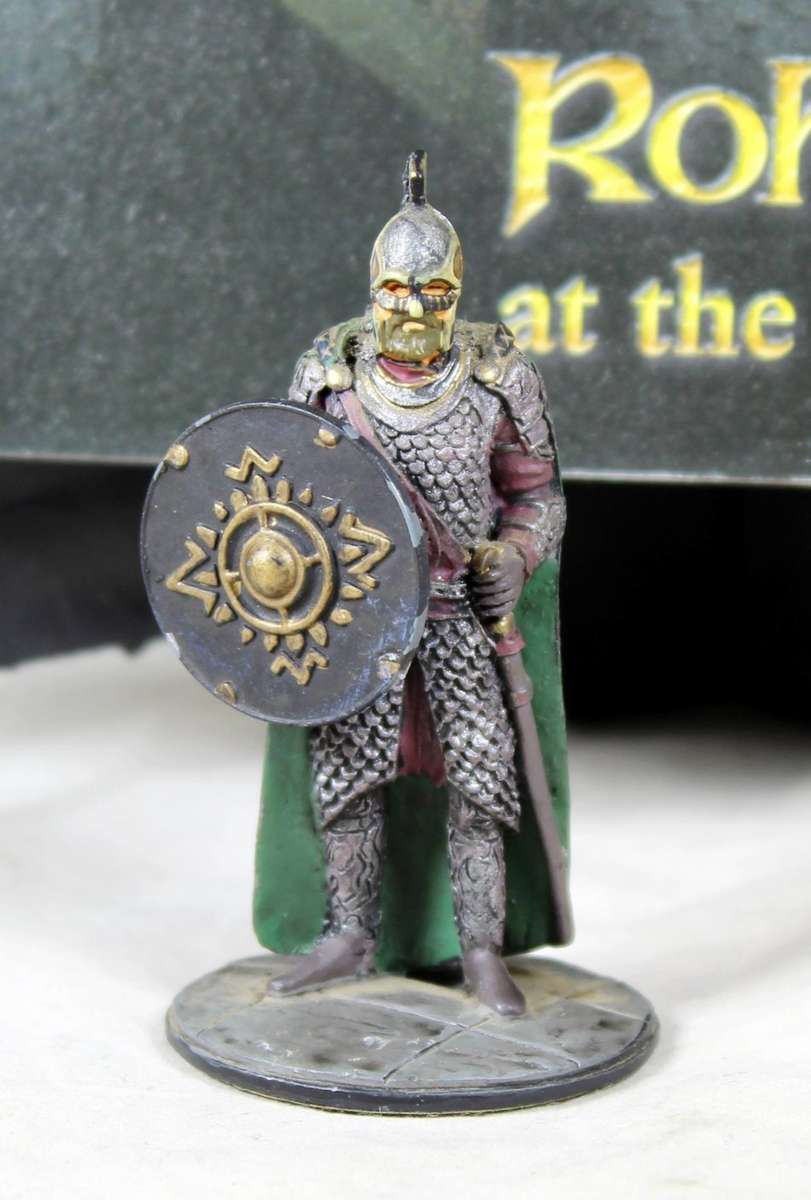 LORD OF THE RINGS - ROHAN SOLDIER AT THE BATTLE OF HELM`S DEEP #8 - BID NOW!!!