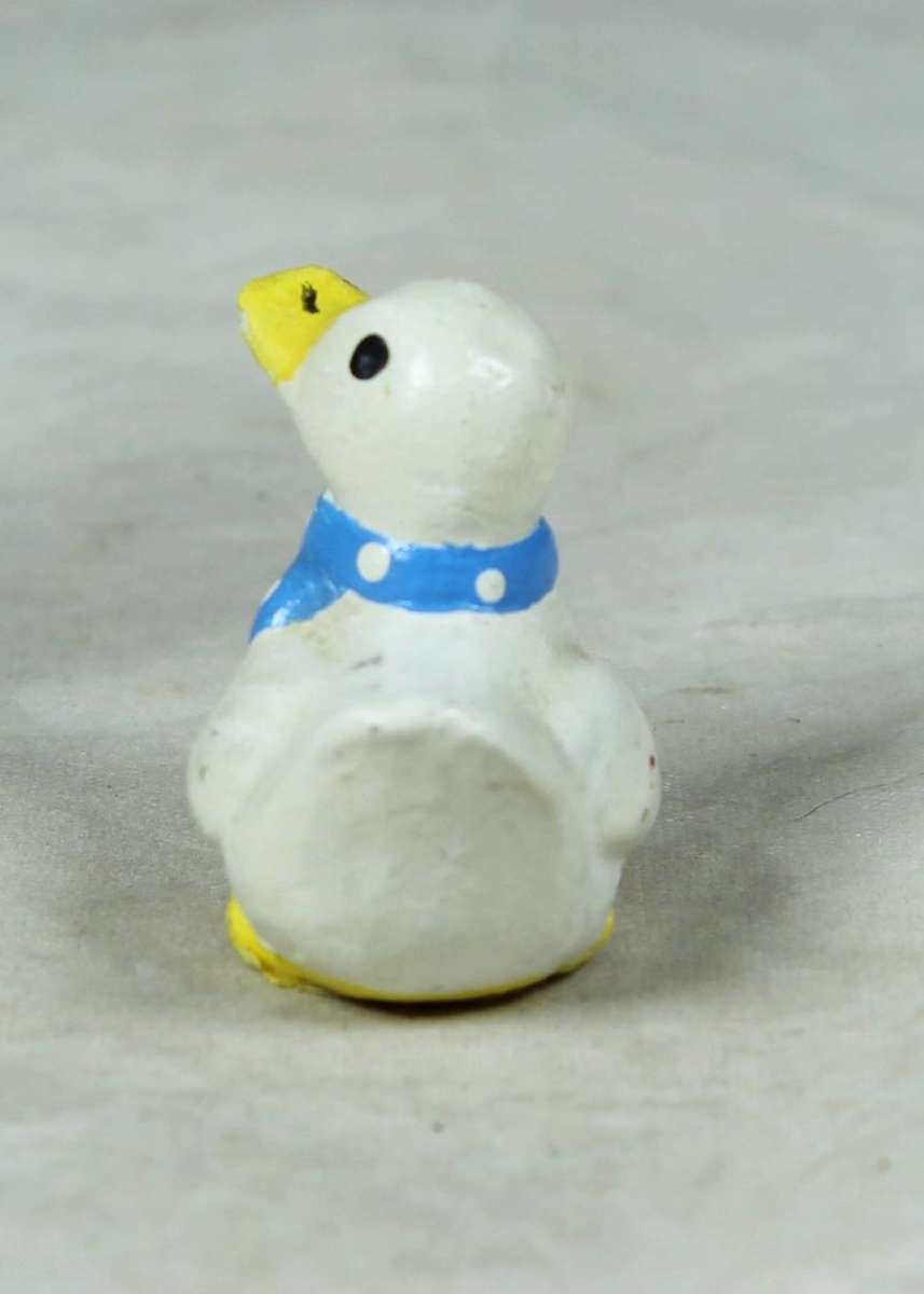 MINIATURE - A LOVELY DUCK WITH A CRAVAT - BID NOW!!!