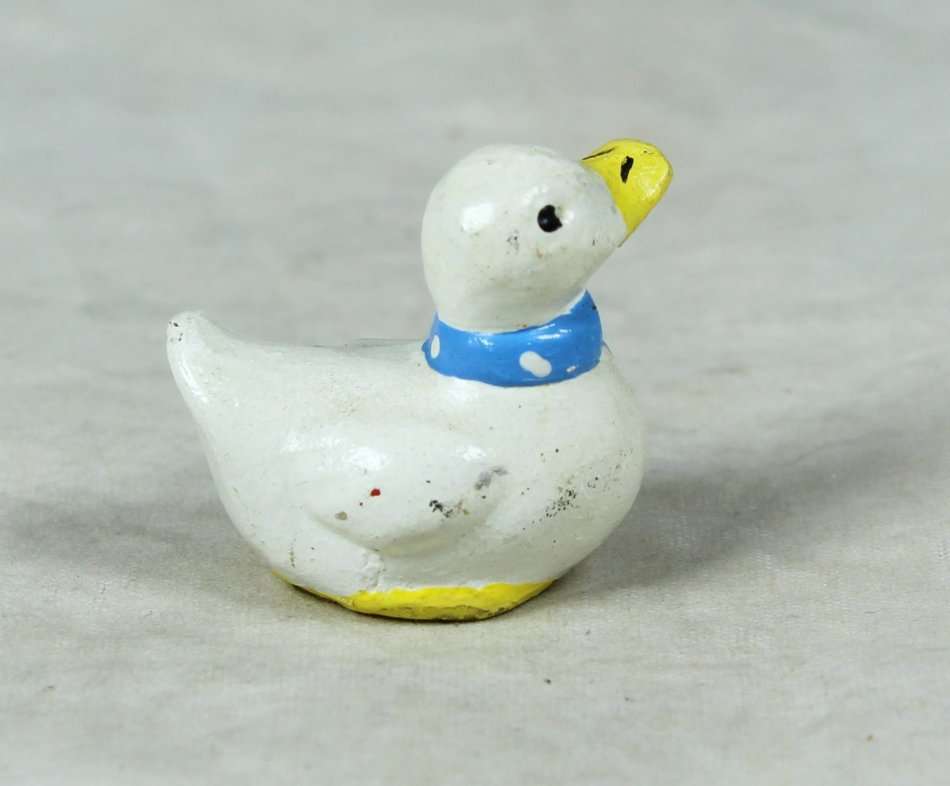 MINIATURE - A LOVELY DUCK WITH A CRAVAT - BID NOW!!!