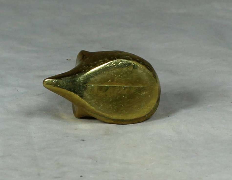 A MINIATURE BRASS MOUSE - BID NOW!!!