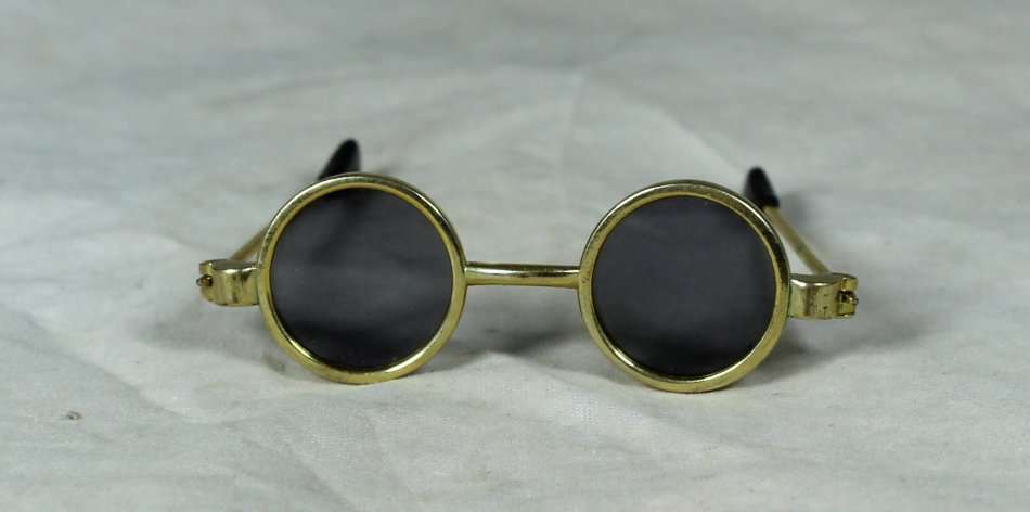 MINIATURE BRONZE - JOHN LENNON GLASSES - BID NOW!!!