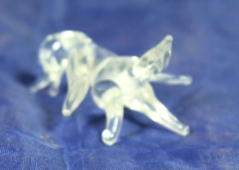 BEAUTIFUL MINIATURE GLASS  PENGUIN - BID NOW!!!