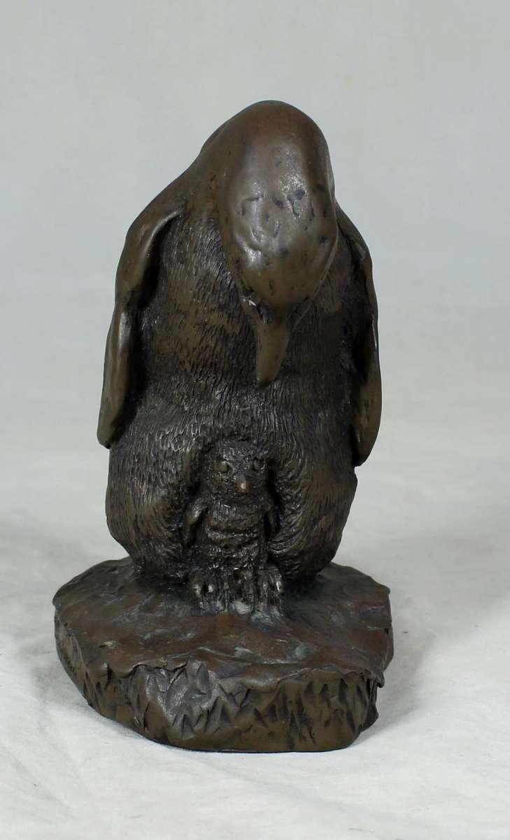 HILARY NIGHTINGALE - A BEAUTIFUL METAL PENGUIN AND BABY - BID NOW!!!!