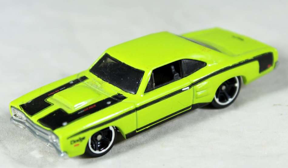 HOTWHEELS - '69 DODGE CORONET SUPER BEE (2007) - BID NOW !!