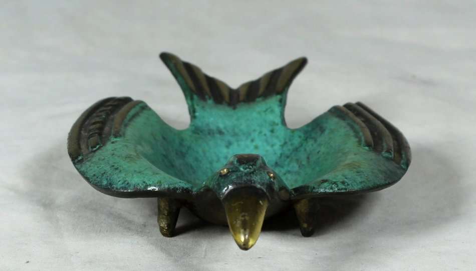 A  BRONZE TRINKET DISH - MADE IN ISRAEL - BID NOW!!!!