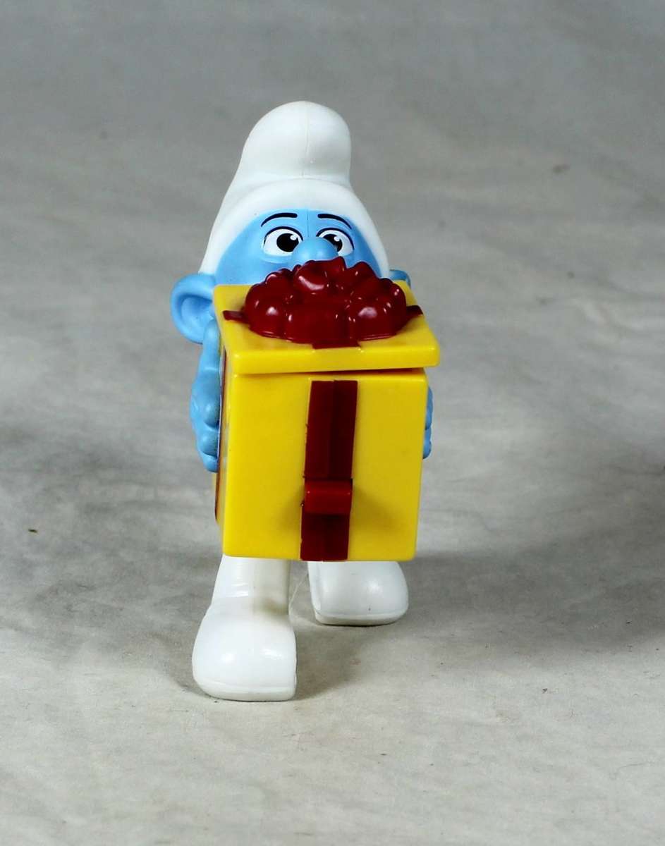 PEYO FOR McDONALDS - SMURF WITH JACK IN THE BOX - BID NOW!!!!