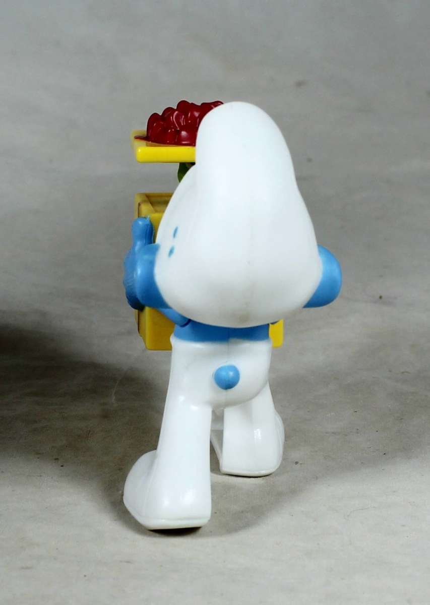 PEYO FOR McDONALDS - SMURF WITH JACK IN THE BOX - BID NOW!!!!