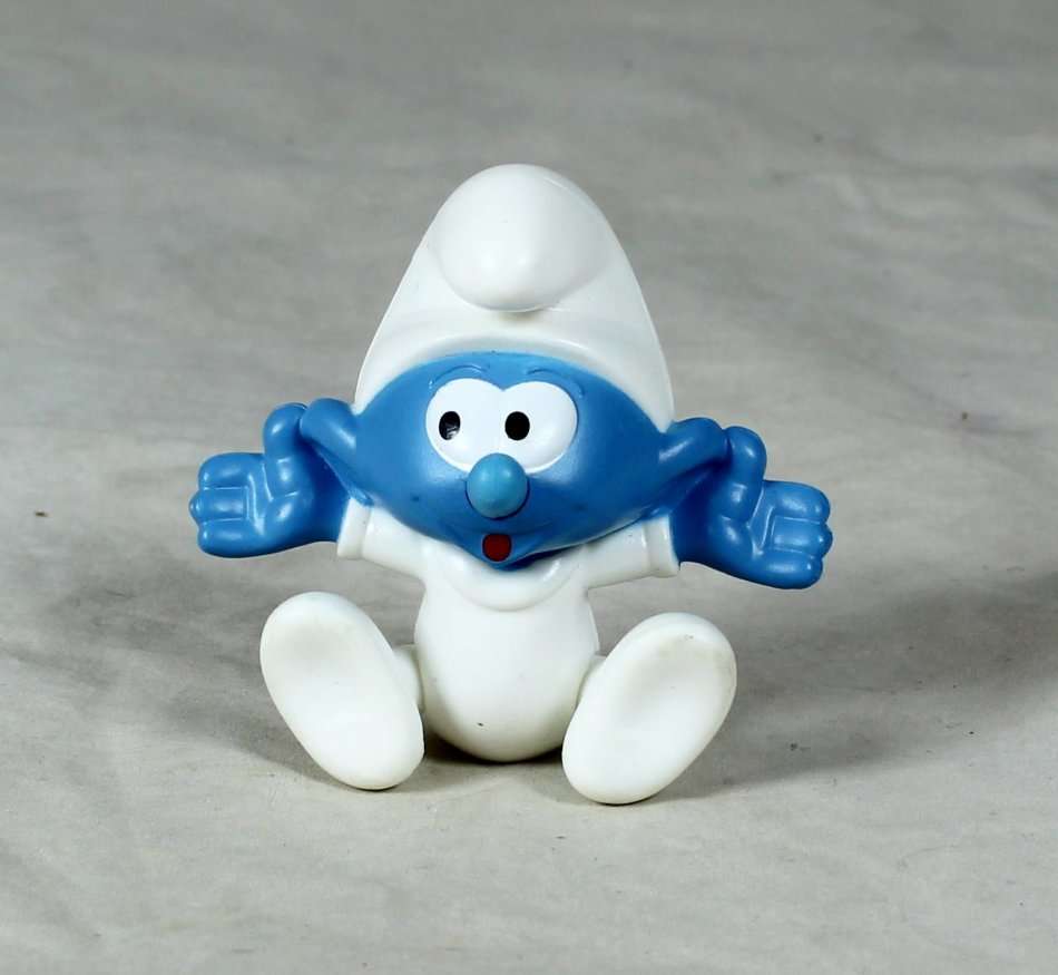 PEYO FOR McDONALDS -BABY SMURF - BID NOW!!!!