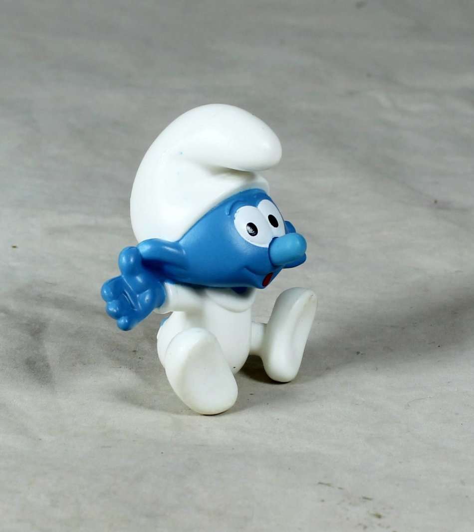 PEYO FOR McDONALDS -BABY SMURF - BID NOW!!!!