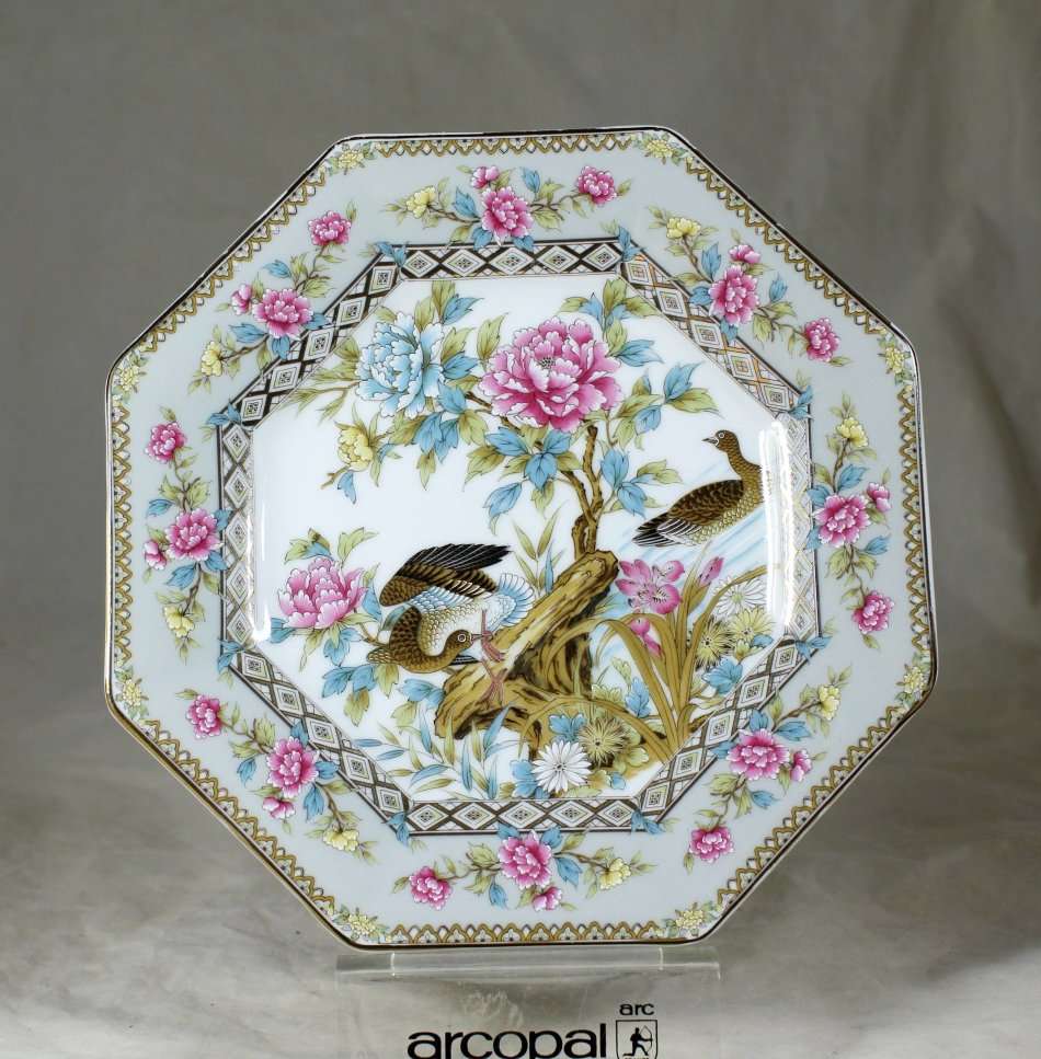 BEAUTIFUL IMARI STYLE OCTAGONAL DISPLAY PLATE WITH DUCS - BID NOW!!!!