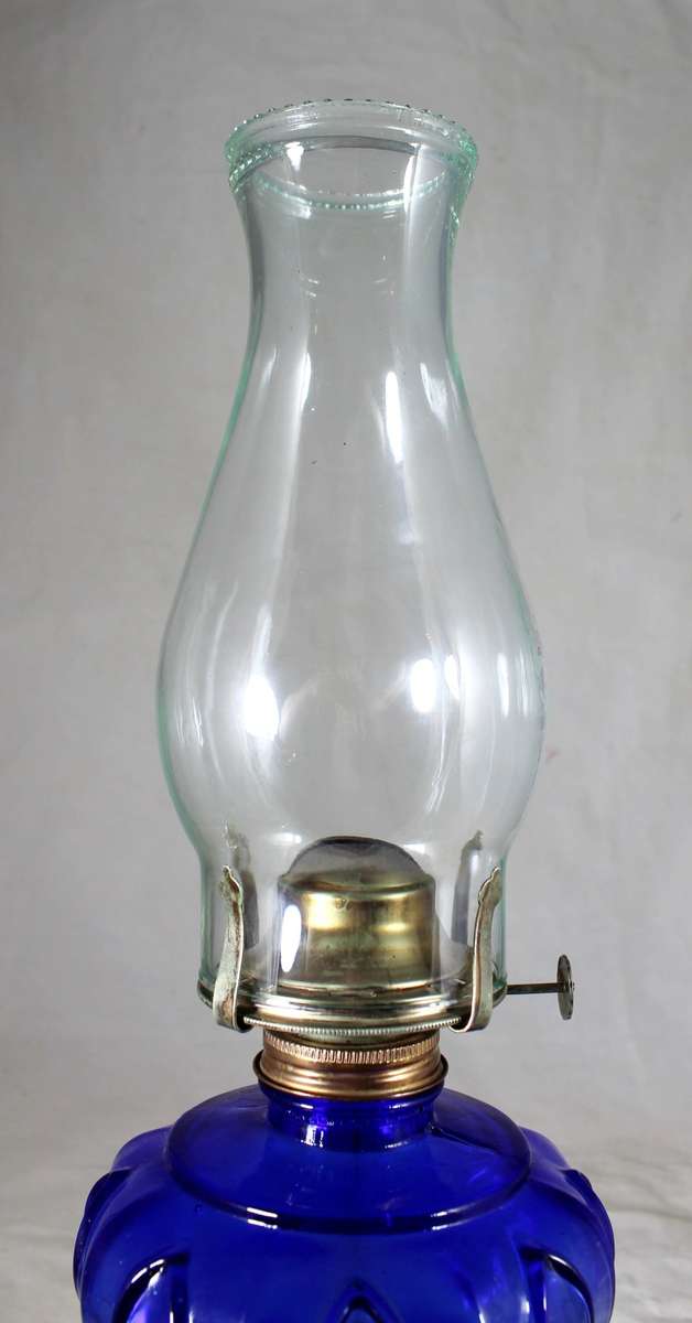 A BEAUTIFUL ALFRED MEAKIN ROYAL BLUE PARAFIN LAMP  - BID NOW!!!!