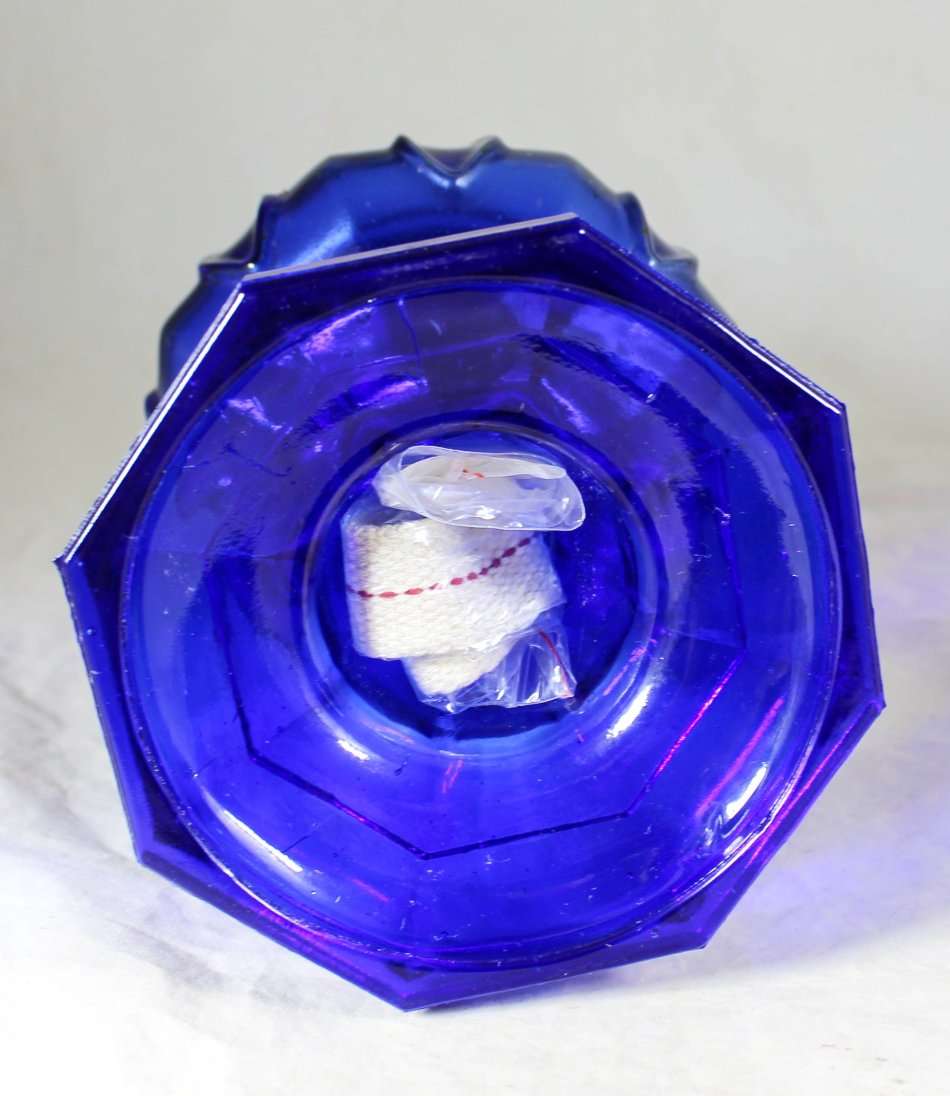 A BEAUTIFUL ALFRED MEAKIN ROYAL BLUE PARAFIN LAMP  - BID NOW!!!!