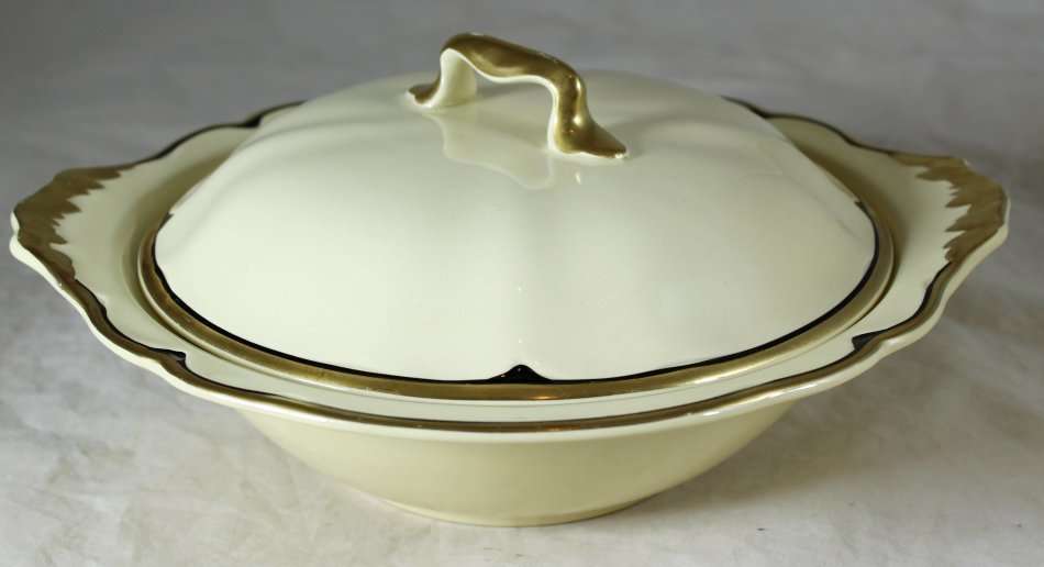 JOHNSON VICTORIAN DINNER SET - BID NOW!!!!