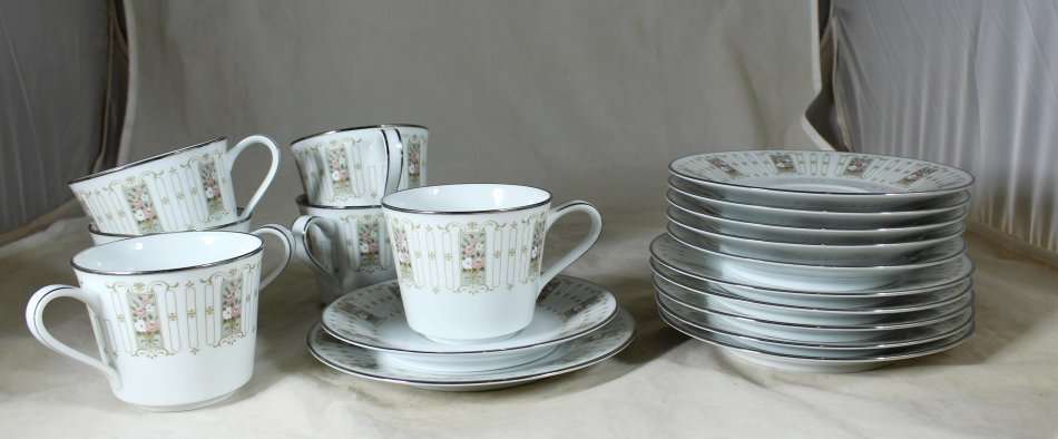 NORITAKE COLONIAL TRIO - BID NOW!!!!