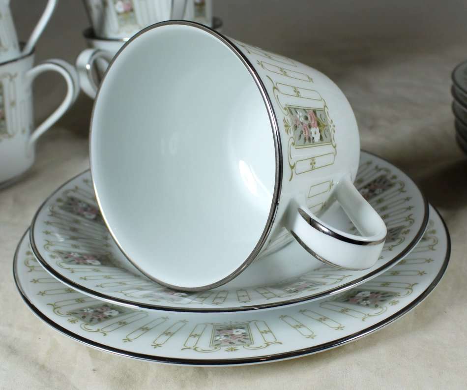 NORITAKE COLONIAL TRIO - BID NOW!!!!