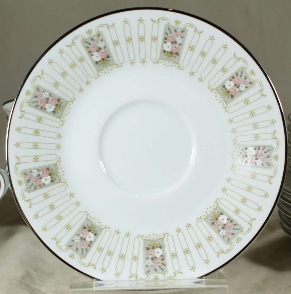 NORITAKE COLONIAL TRIO - BID NOW!!!!