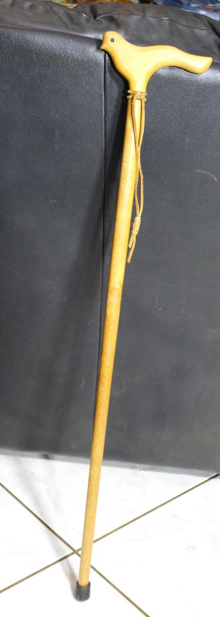 WOODEN CANE WITH AN OAK BIRD AND GLASS EYES HANDLE - BID NOW!!!!