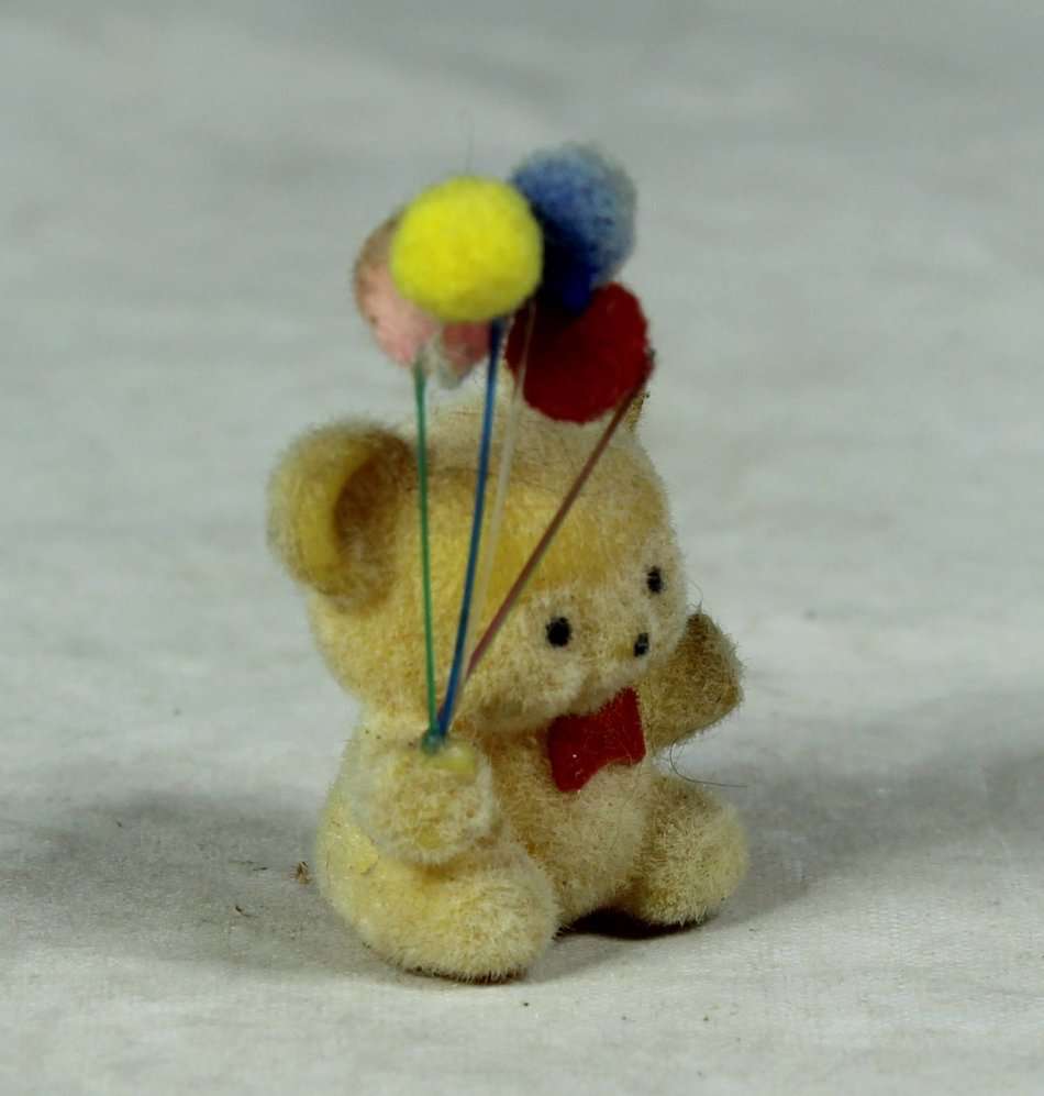 MINIATURE - BEAR WITH BALLOONS - BID NOW!!!!