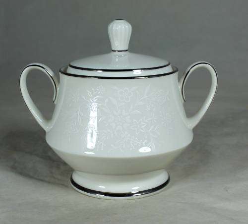 NORITAKE IVORY (CHINA) AFFECTION SUGAR BOWL - BID NOW!!!