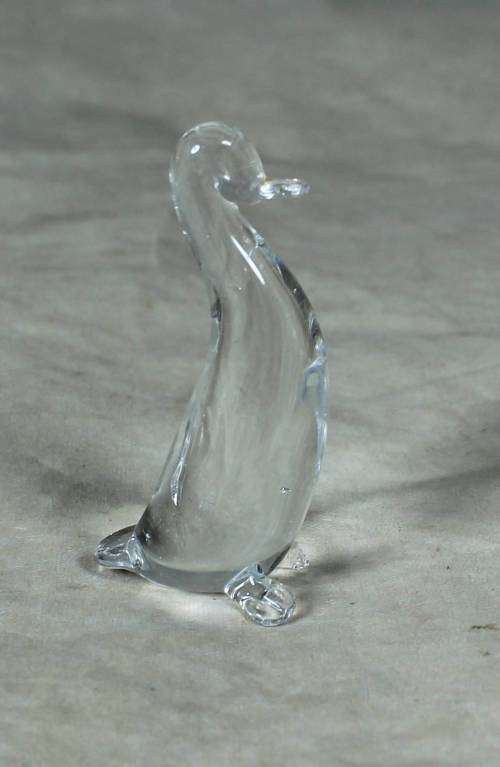 MINIATURE GLASS PENGUIN - BID NOW!!