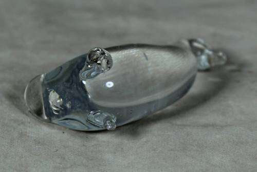 MINIATURE GLASS PENGUIN - BID NOW!!