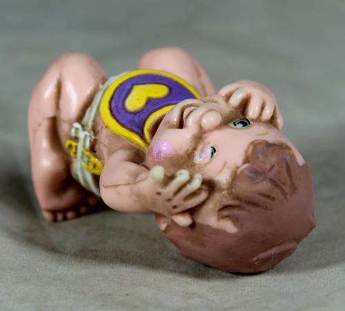 NAPPY BABY WITH A HEART MOTIF BIB - BID NOW!!