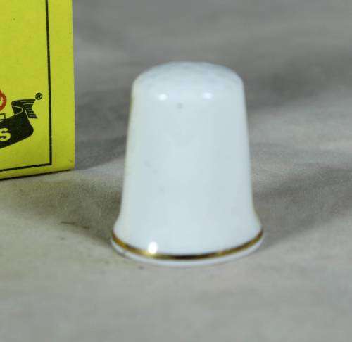 THIMBLE -THE CHINA BOX ENGLISH BONE CHINA (FLOWER) - BID NOW!!