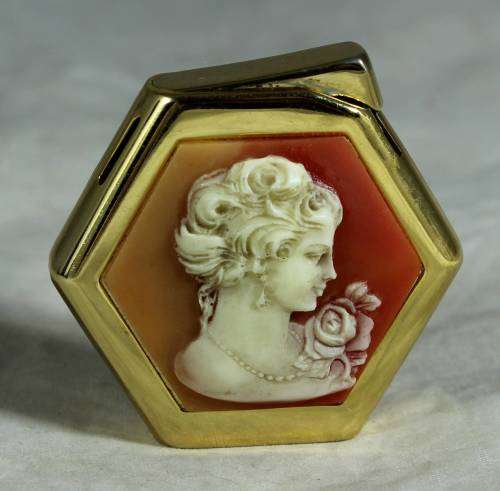 ROYAL ELSA CAMEO LIGHTER VICTORIAN LADY (VINTAGE)-BID NOW!