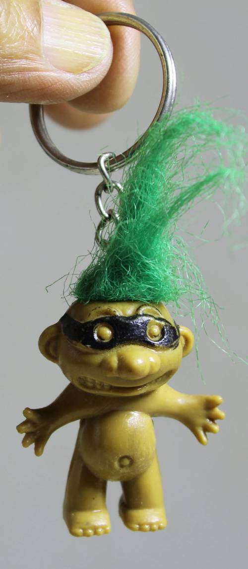 TROLL KEY RING WITH GREEN HAIR (LOVELY)-BID NOW!!