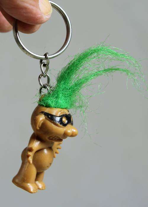 TROLL KEY RING WITH GREEN HAIR (LOVELY)-BID NOW!!