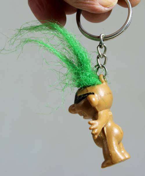 TROLL KEY RING WITH GREEN HAIR (LOVELY)-BID NOW!!