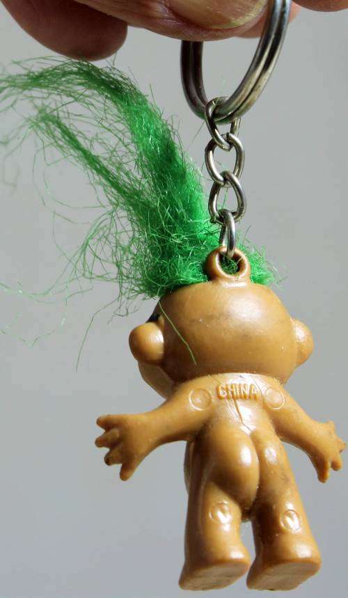 TROLL KEY RING WITH GREEN HAIR (LOVELY)-BID NOW!!