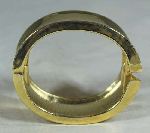 BROAD BANGLE GOLD COLORED (BEAUTIFUL) -BID NOW!!