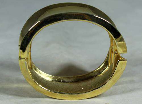 BROAD BANGLE GOLD COLORED (BEAUTIFUL) -BID NOW!!