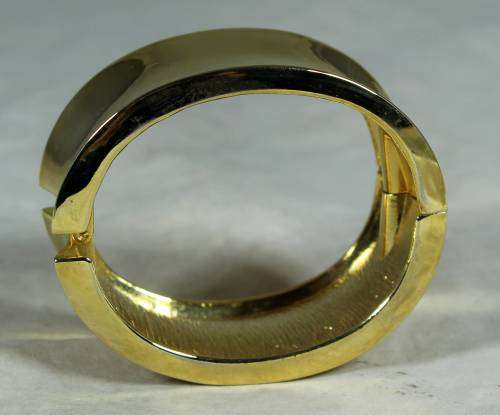 BROAD BANGLE GOLD COLORED (BEAUTIFUL) -BID NOW!!