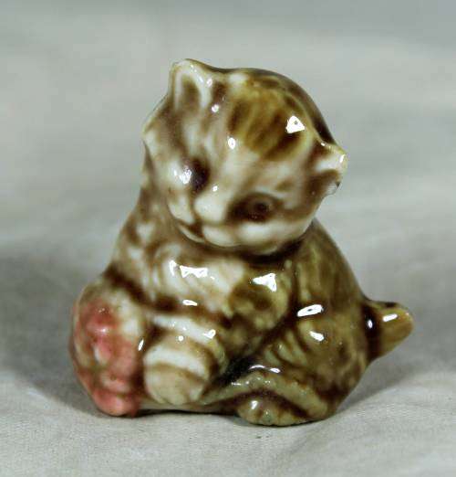 LOVELY WADE KITTY - BID NOW!!!