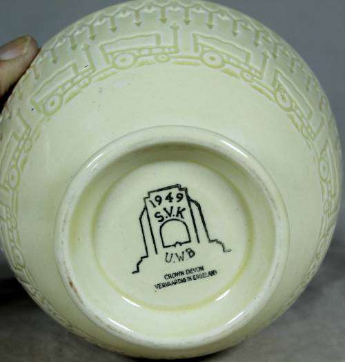 1949 SVK CROWN DEVON MADE IN ENGLAND BOWL -BID NOW!!!