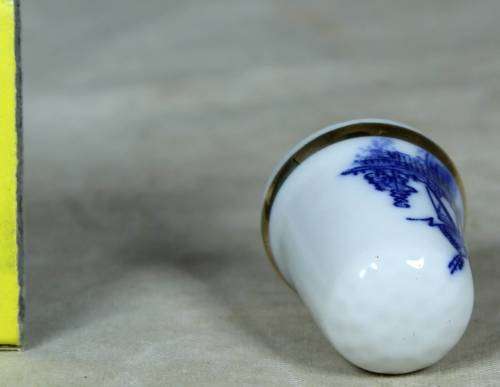 LOVELY PORCELAIN THIMBLE (WINDMILL)-BID NOW!