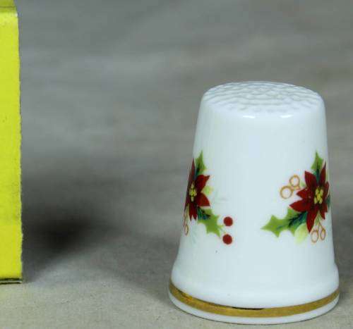 THIMBLE-ROYAL ALBERT BONE CHINA ENGLAND POINSETTIA (RED FLOWER) BID NOW!