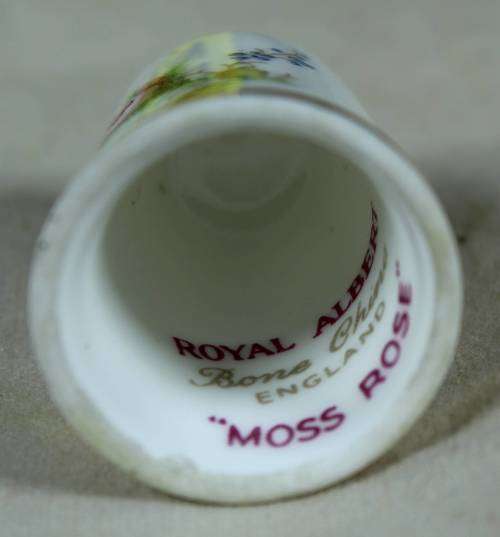 THIMBLE-BONE CHINA ENGLAND(STUNNING ROYAL ALBERT MOSS ROSE)BID NOW!