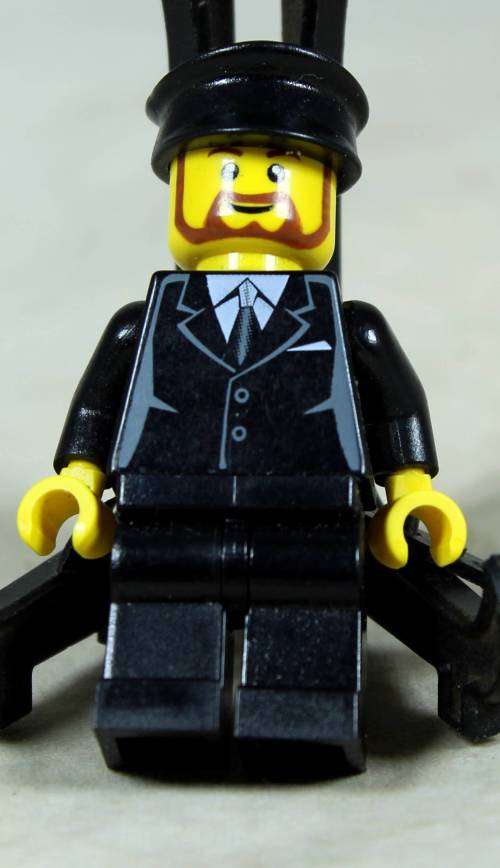 MINIATURE LEGO FIGURINE-TRAM DRIVER(CTY0189)BID NOW!!