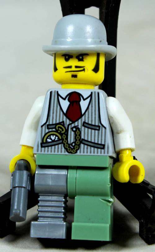 MINIATURE LEGO FIGURINE-DOCTOR RODNEY RATHBONE BID NOW!