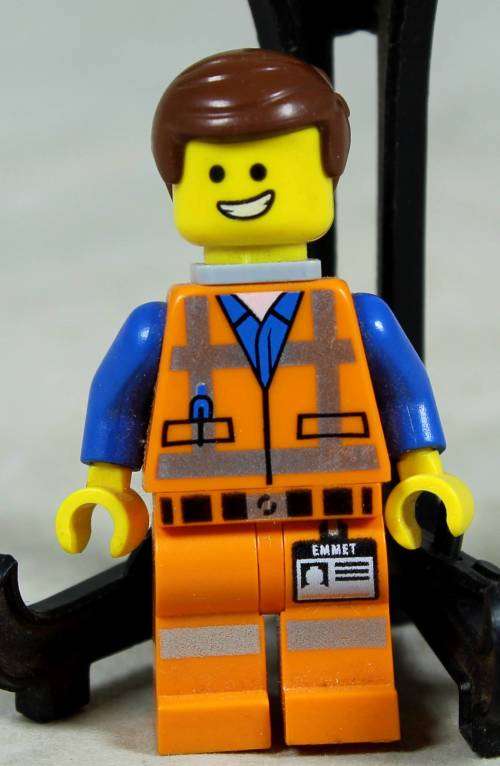 MINIATURE LEGO FIGURINE-EMMET(THE LEGO MOVIE) BID NOW