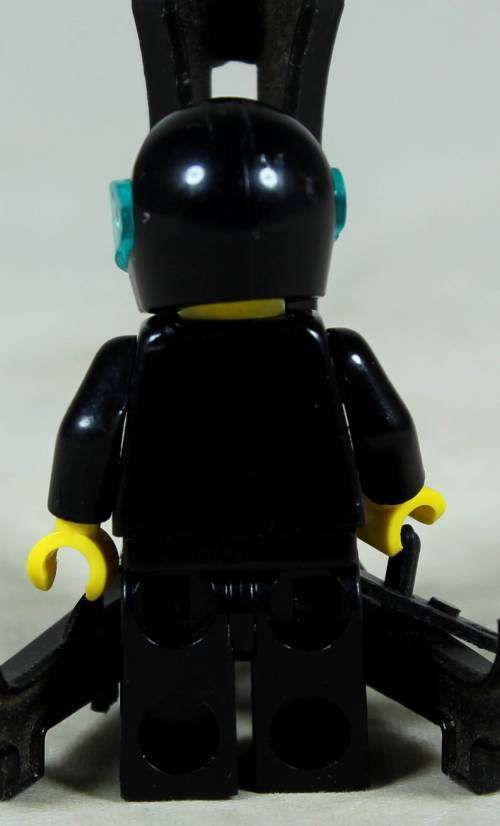 MINIATURE LEGO FIGURINE-POLICE PILOT-BID NOW!!