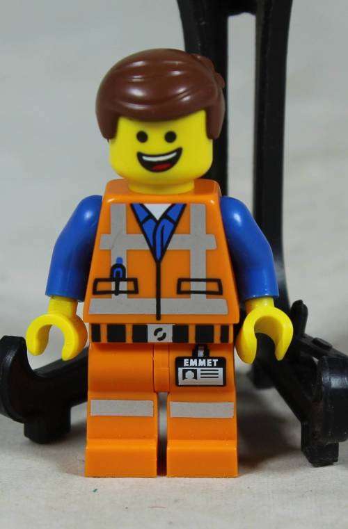 MINIATURE LEGO FIGURINE-EMMET(LEGO MOVIE 2) BID NOW!