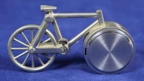 EXQUISITE HACHETTE MINITURE CLOCK WITH BOOKLET-GENTLEMENS BICYCLE-BID NOW!