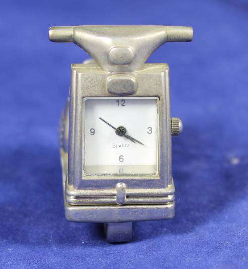 EXQUISITE HACHETTE MINIATURE METAL CLOCK TO COLLECT&TREASURE WITH BOOKLET-60`S SCOOTER BID NOW!!