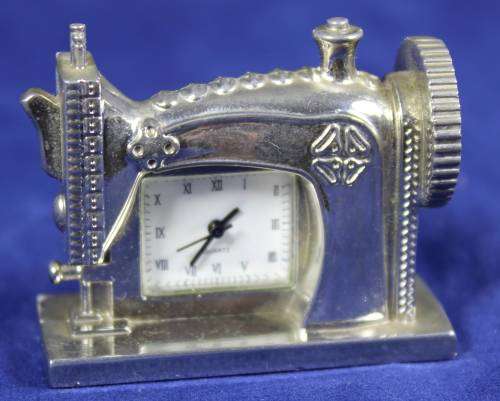 EXQUISITE HACHETTE MINIATURE METAL CLOCK TO COLLECT & TREASURE WITH BOOKLET-VICTORIAN SEWING MACHINE
