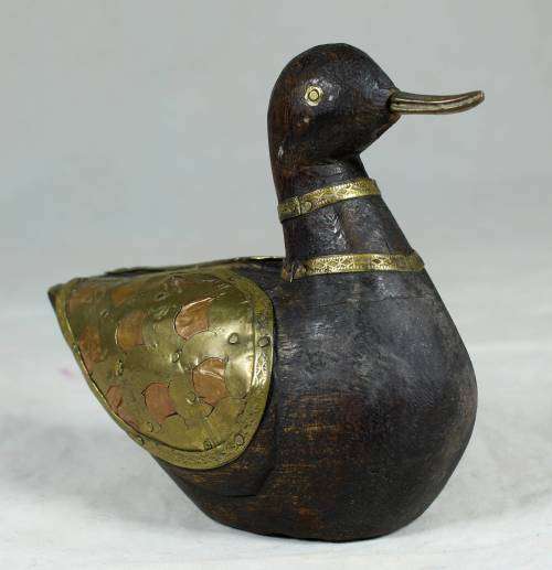 AMAZING WOODEN DUCK WITH BRASS AND COPPER INLAY-BID NOW!!