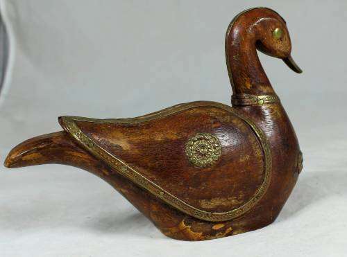 AMAZING WOODEN DUCK WITH BRASS INLAY-BID NOW!!